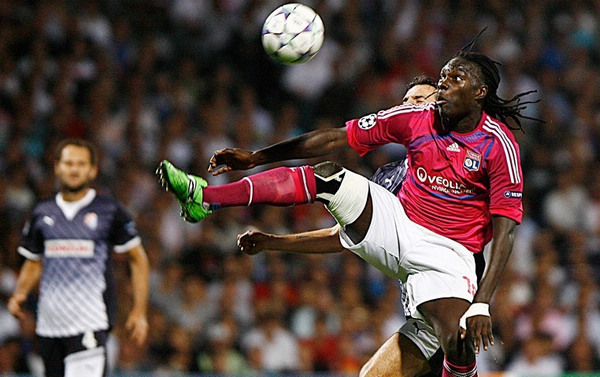 里昂中场核心伤愈归队,助攻帽子戏法助大胜