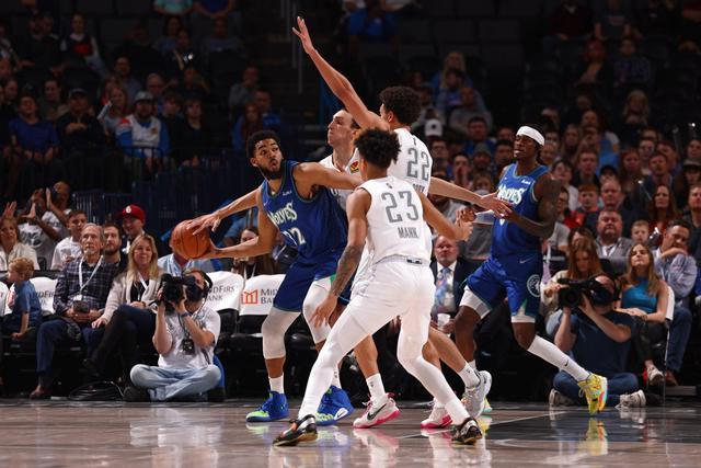 唐斯三分绝杀活塞,森林狼收获赛季第十胜