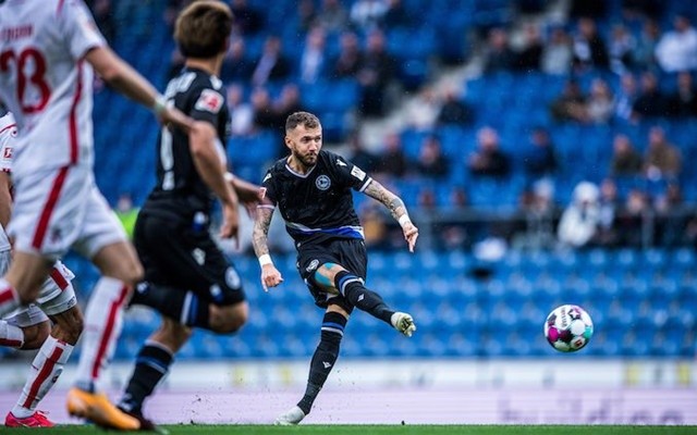 比勒菲尔德防守反击制胜搅动德甲保级漩涡